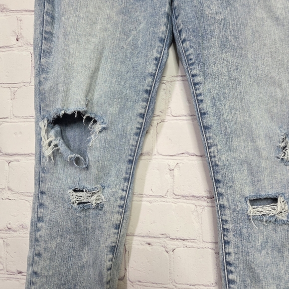Good American Good Waist Crop Distressed Light Wash Cropped Jeans Frayed 18 - Picture 9 of 16